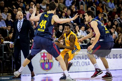 Barcelona, Spain. 27th February 2015 -- Alex Renfroe of Alba Berlin in action during the 2014-2015 Turkish Airlines Euroleague Group E Top 16 Round 8 between FC Barcelona and Alba Berlin at Palau Blaugrana, Barcelona, Spain. (Photo by Miquel Llop/NurPhoto)