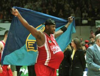 Nostálgicos. Shaun Vandiver. Uno de los últimos exponentes de los pívots clásicos.Por Roberto González Rico. Nostálgicos. Shaun Vandiver. Uno de los últimos exponentes de los pívots clásicos.Por Roberto González Rico.