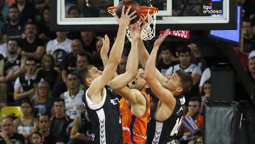 Actualidad FC Barcelona. Mike Tobey Vs Ben Lammers. Actualidad FC Barcelona. Mike Tobey Vs Ben Lammers.