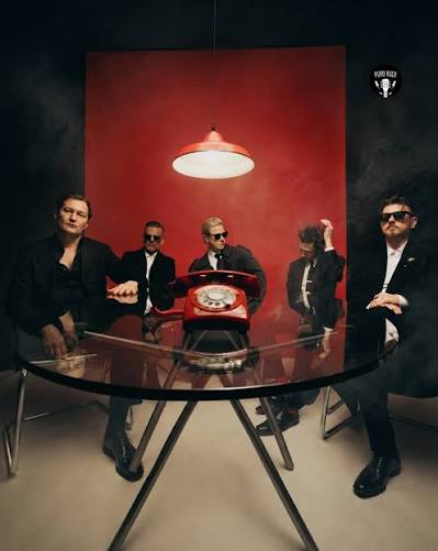 Interpol. This Mirror Weighs a Ton. Saliendo elegante y refinadamente de la zona de confort. Interpol. This Mirror Weighs a Ton. Saliendo elegante y refinadamente de la zona de confort.